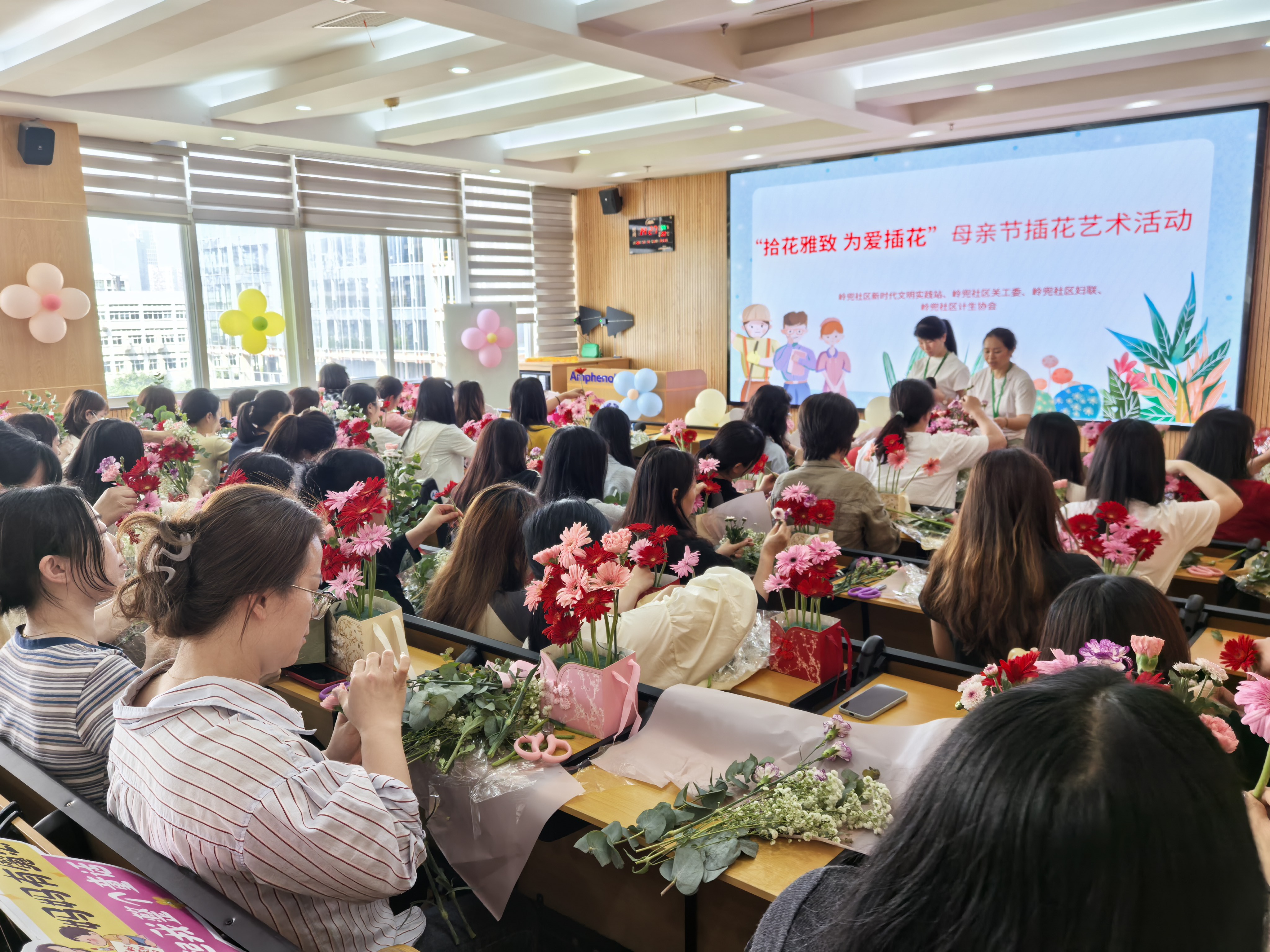 以花之名说爱你：这个母亲节，我们把温柔装进了花盒里